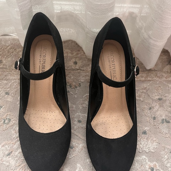 W 8 Black Mary Jane Block Heel Pump - Picture 2 of 8